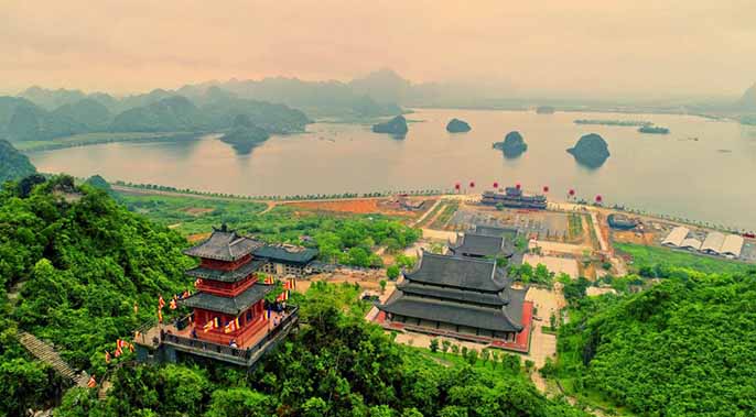 Chùa Tam Chúc ở đâu? Chia sẻ kinh nghiệm khám phá ngôi chùa lớn nhất thế giới