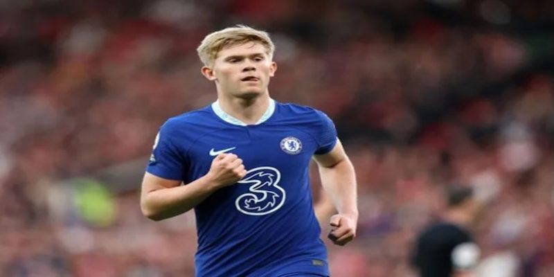 Tiểu sử Lewis Hall - Từ học viện đến ánh đèn Premier League
